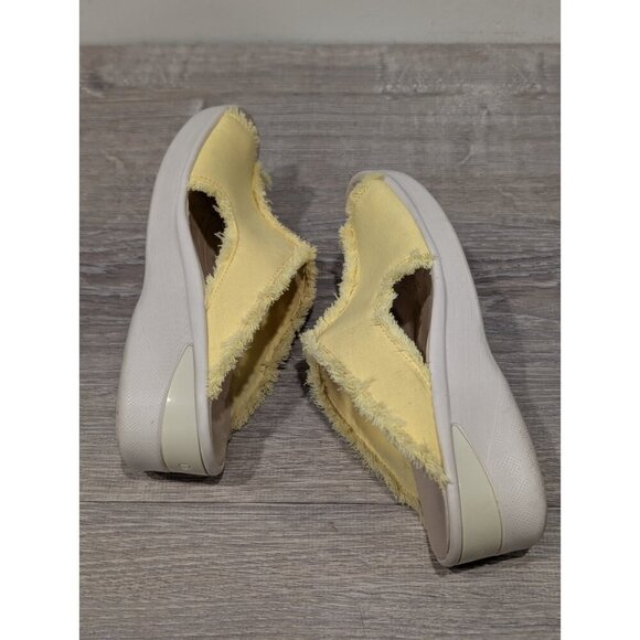 Bzees Serendipidy SZ 9.5M Women’s Yellow Frayed Slide On Sandals Shoes - Picture 7 of 16